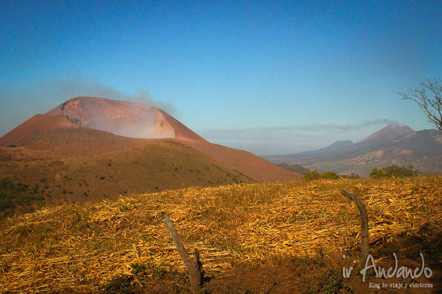 El Volcán Telica y el San Cristobal al fondo